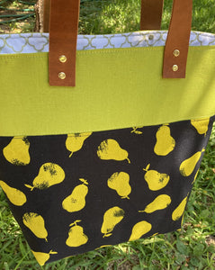 Caravan Tote Pears